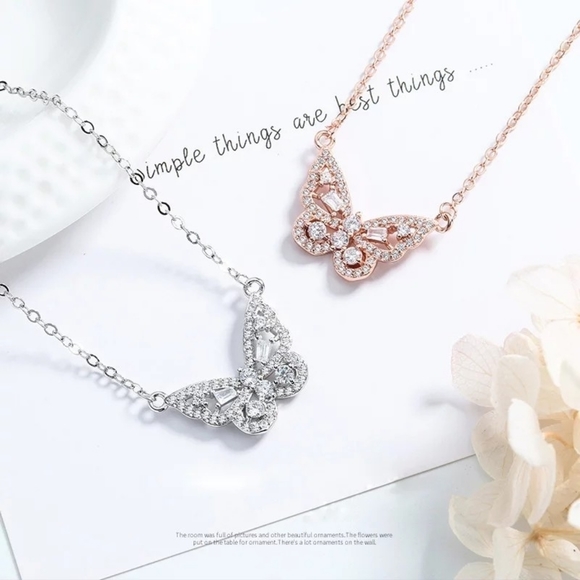 🌸 NEW Silver Diamond Butterfly Necklace - Picture 2 of 5